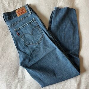 Levi’s 724 High Rise Straight Crop Jean